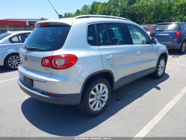 2011 VOLKSWAGEN TIGUAN WVGAV7AXXBW511253 Photo 3