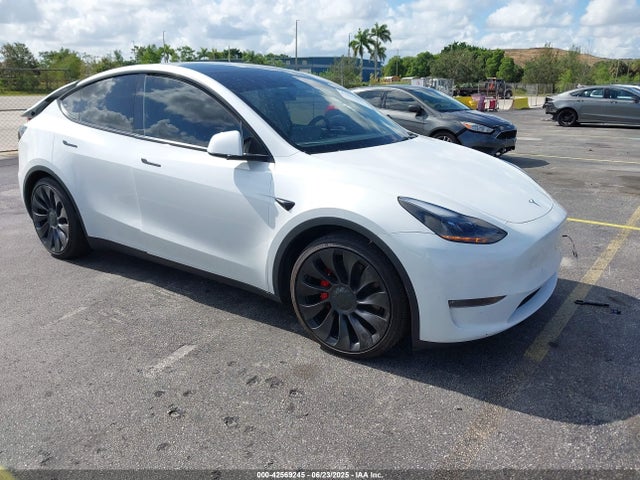 2024 TESLA MODEL Y 7SAYGDEF4RA288834 Photo 0