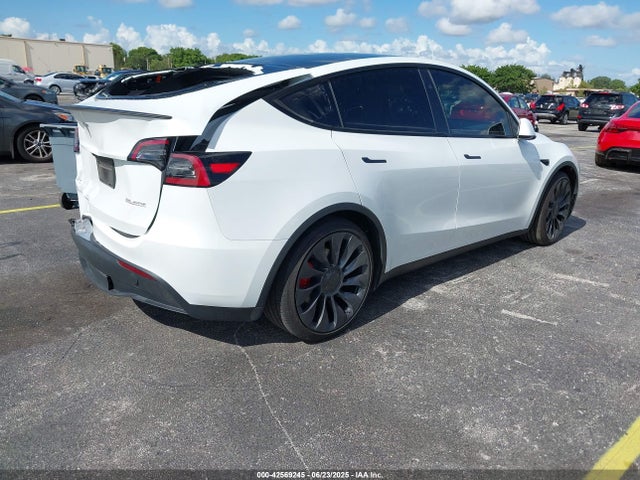 2024 TESLA MODEL Y 7SAYGDEF4RA288834 Photo 3