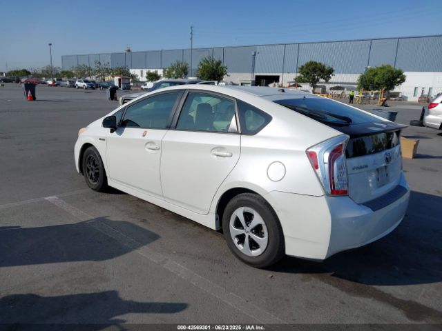 2014 TOYOTA PRIUS JTDKN3DU7E1754796 Photo 2
