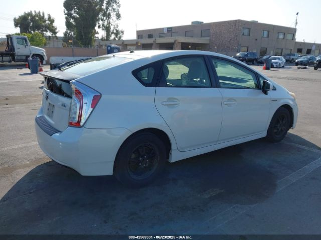 2014 TOYOTA PRIUS JTDKN3DU7E1754796 Photo 3