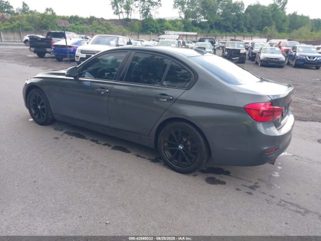2018 BMW 320I WBA8A3C5XJA505920 Photo 2