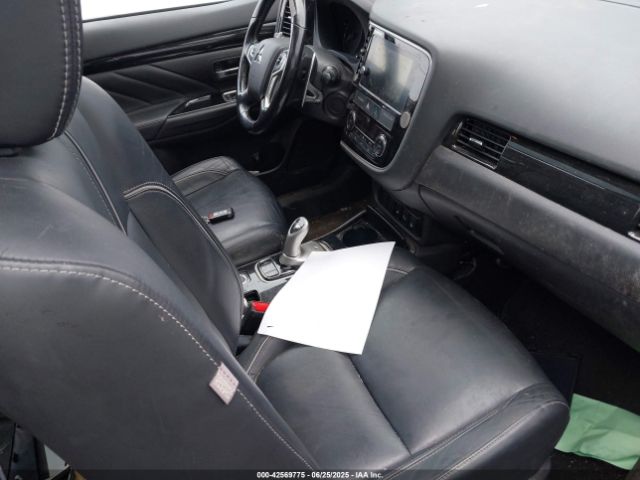 2018 MITSUBISHI OUTLANDER PHEV JA4J24A58JZ058655 Photo 4