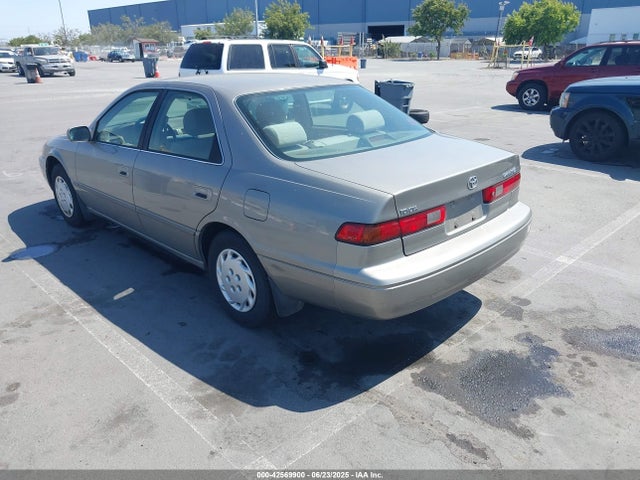 42569900 :رقم المزاد ، JT2BG22K1W0259516 vin ، 1998 Toyota Camry Le مزاد بيع