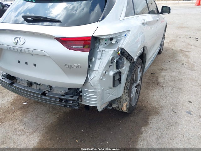 42569930 :رقم المزاد ، 3PCAJ5DA4MF123714 vin ، 2021 Infiniti Qx50 Autograph مزاد بيع