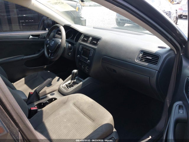 3VW267AJXGM286614 Volkswagen 2016