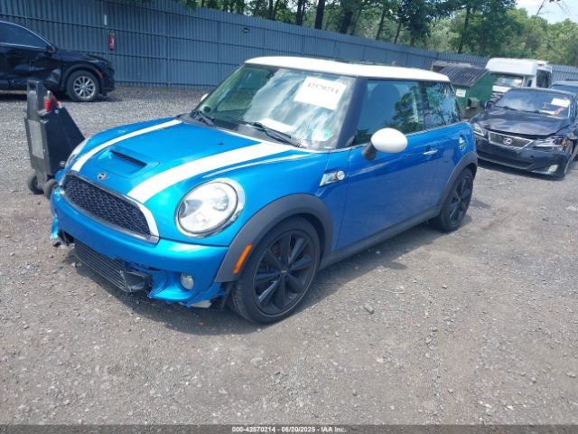 2011 MINI COOPER S WMWSV3C56BTY13604 Photo 1