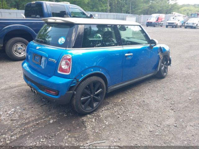 2011 MINI COOPER S WMWSV3C56BTY13604 Photo 3