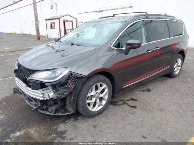 Chrysler Pacifica 2017 2C4RC1BGXHR665343 Image 2