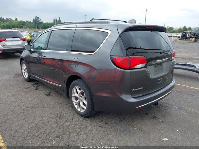 Chrysler Pacifica 2017 2C4RC1BGXHR665343 Image 3