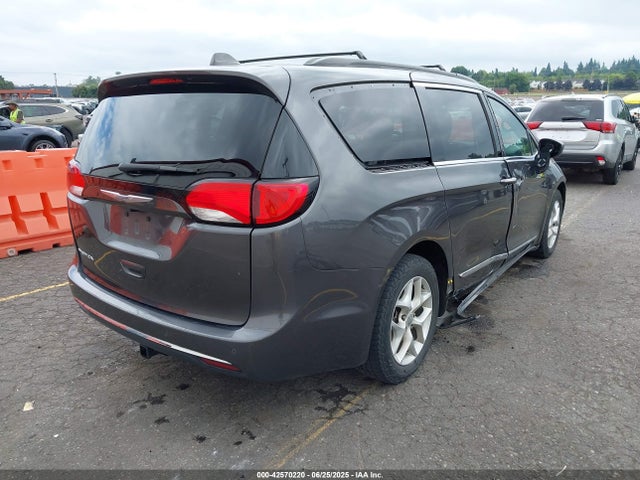Chrysler Pacifica 2017 2C4RC1BGXHR665343 Image 4