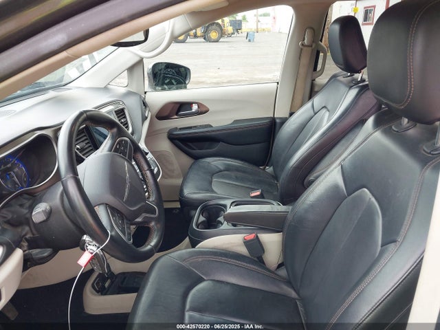 Chrysler Pacifica 2017 2C4RC1BGXHR665343 Image 8