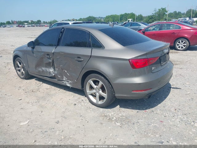 2015 AUDI A3 WAUBFGFFXF1048536 Photo 2
