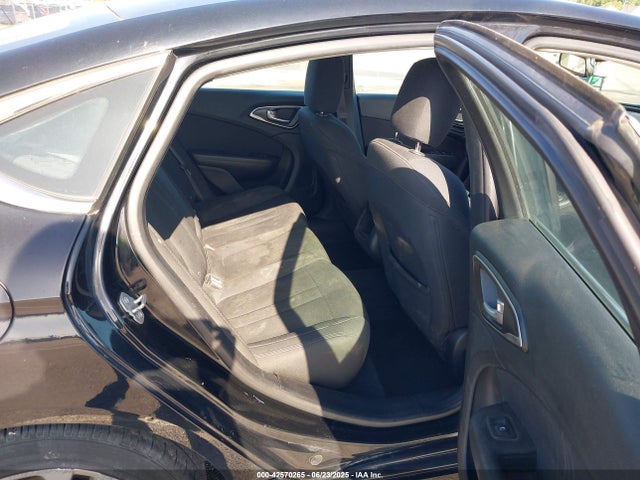 1C3CCCAB8GN155032 Chrysler 2016
