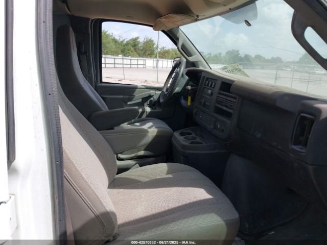 2017 GMC SAVANA 2500 1GTW7BFF1H1105049 Photo 4