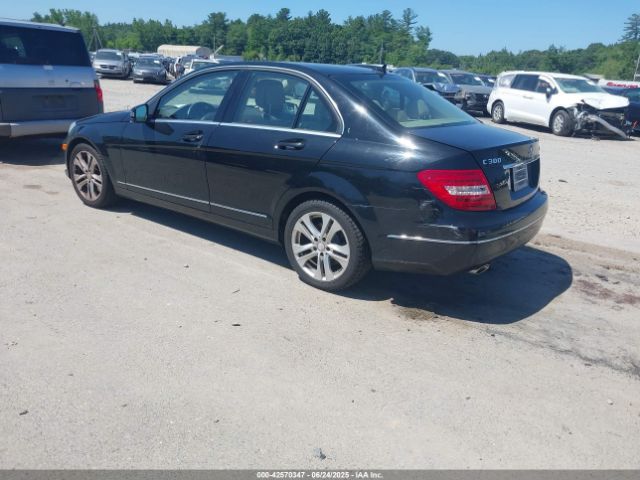 2013 MERCEDES-BENZ C 300 WDDGF8ABXDR247478 Photo 2