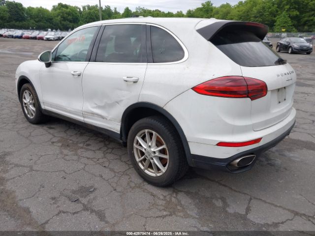 2016 PORSCHE CAYENNE WP1AA2A27GLA09458 Photo 2
