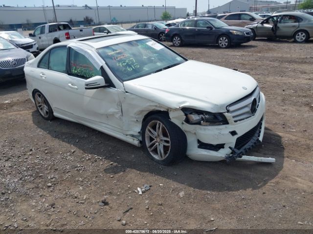 2012 MERCEDES-BENZ C 300 WDDGF8BB2CA643903