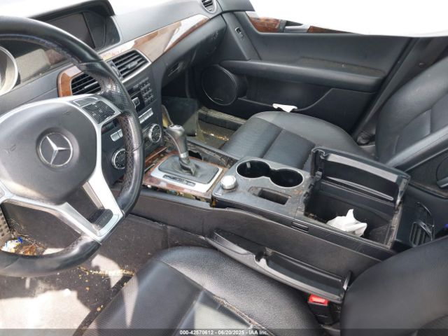 2012 MERCEDES-BENZ C 300 WDDGF8BB2CA643903 Photo 4