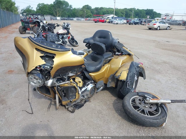 2017 HARLEY-DAVIDSON FLHTCUTG 1HD1MAD11HB859842 Photo 1