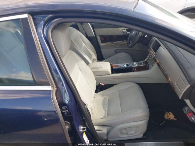 2011 JAGUAR XF SAJWA0FB1BLS02347 Photo 4