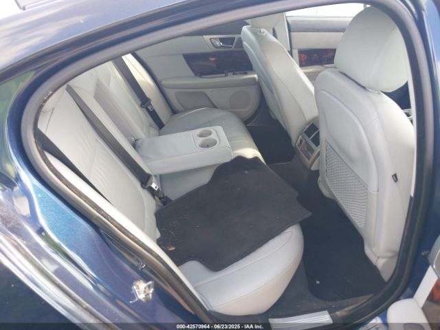 2011 JAGUAR XF SAJWA0FB1BLS02347 Photo 7