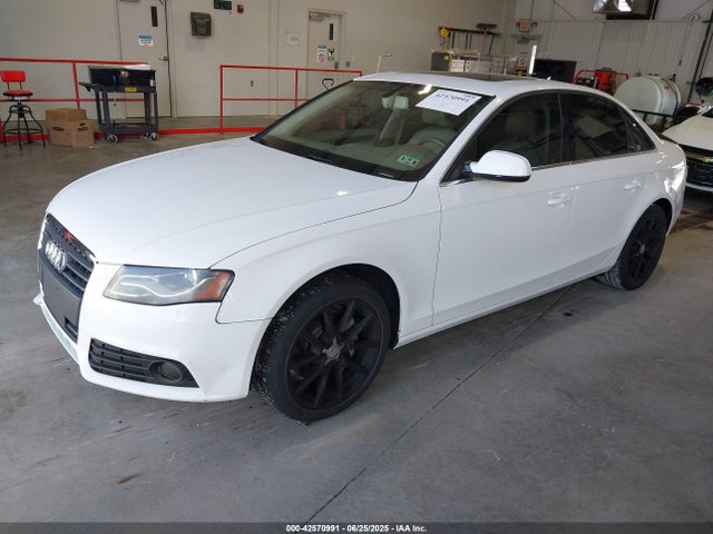 2011 AUDI A4 WAUEFAFL0BN041582 Photo 1