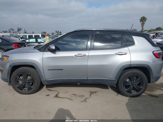 3C4NJCBB3MT507843 Jeep 2021