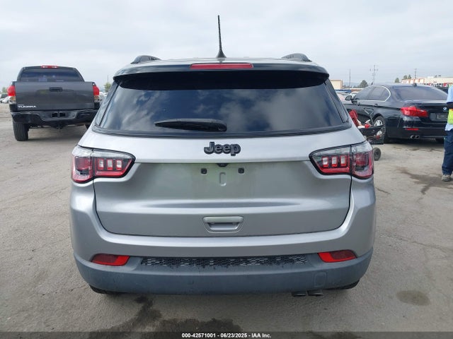 3C4NJCBB3MT507843 Jeep 2021
