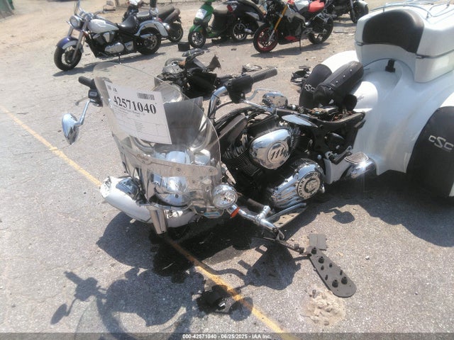 INDIAN MOTORCYCLE CO. Chief Classic 2016 56KCCCAA9G3337914 Image 2