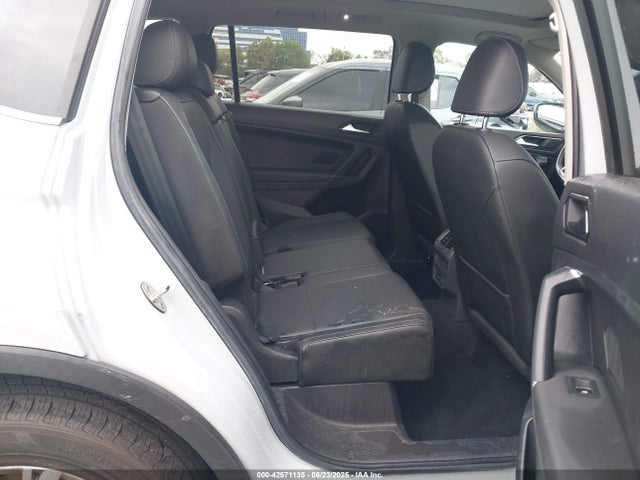 Volkswagen Tiguan 2018 3VV3B7AX0JM164344 Image 8