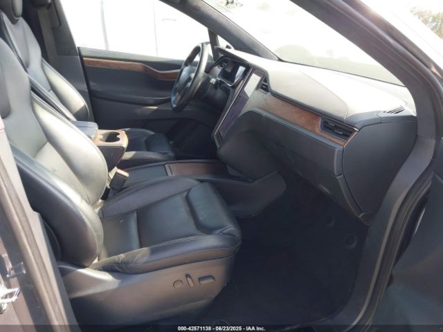 5YJXCAE28MF323516 Tesla MODEL X