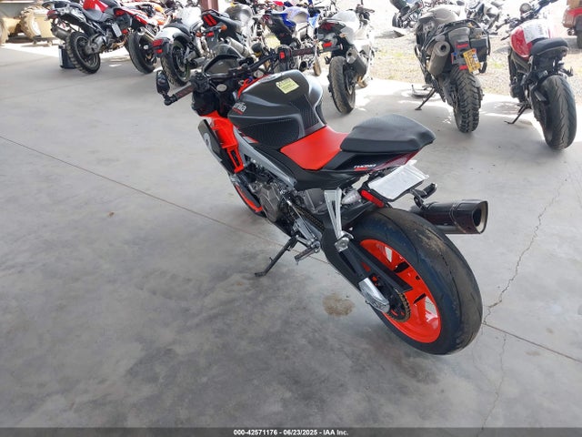 2022 APRILIA TUONO ZD4KSUL03NS000077 Photo 2