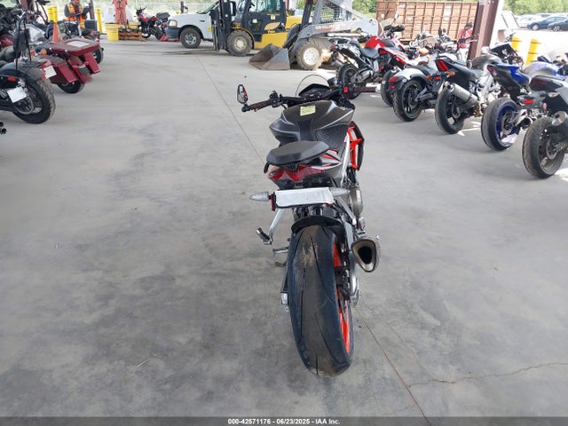 2022 APRILIA TUONO ZD4KSUL03NS000077 Photo 5