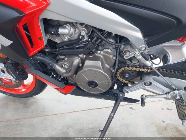 2022 APRILIA TUONO ZD4KSUL03NS000077 Photo 8
