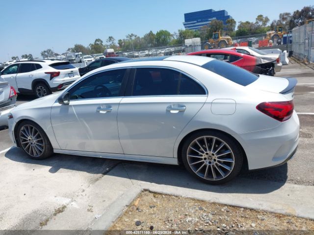 W1K3G4EB3LW047282 Mercedes-Benz m260