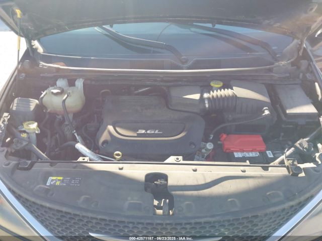 2C4RC1DG7HR705522 Chrysler 2017