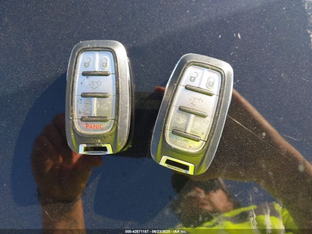 2C4RC1DG7HR705522 Chrysler 2017