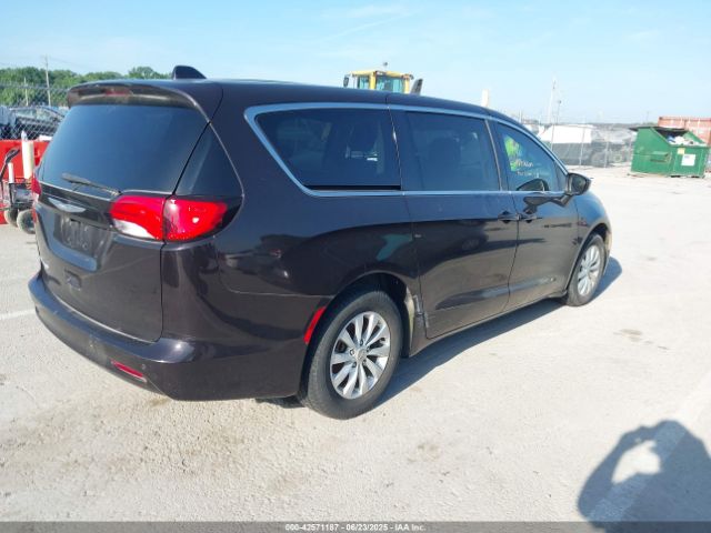 2C4RC1DG7HR705522 Chrysler 2017