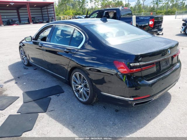2021 BMW 740I WBA7T2C04MCE56407 Photo 2