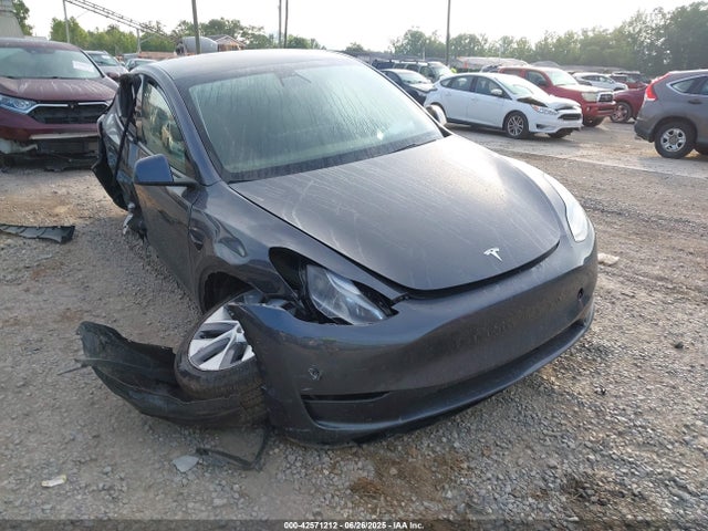 2021 TESLA MODEL Y 5YJYGDEE7MF077255 Photo 0