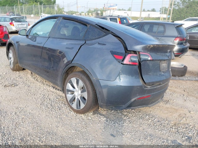 2021 TESLA MODEL Y 5YJYGDEE7MF077255 Photo 2