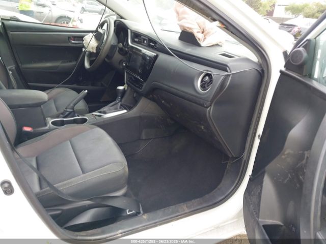 2017 TOYOTA COROLLA 5YFBURHE2HP703702 Photo 4