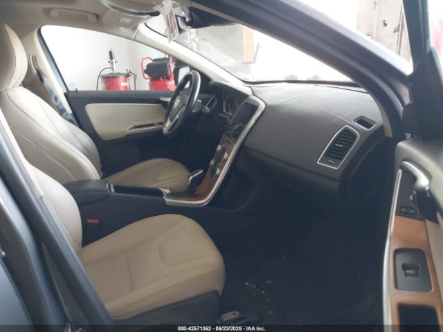 2017 VOLVO XC60 YV449MRU9H2138900 Photo 4