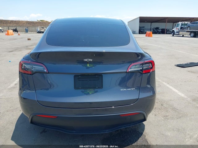 7SAYGAEE2NF560381 Tesla Model Y