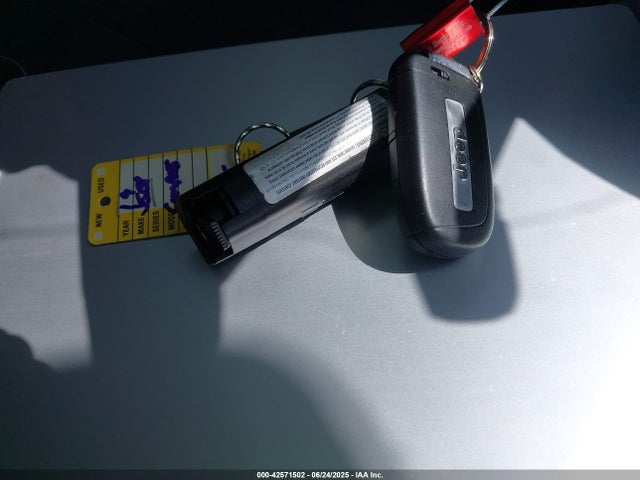 Jeep 2019 2019 3C4NJDCB3KT780668 Image 11