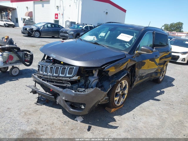 Jeep 2019 2019 3C4NJDCB3KT780668 Image 2