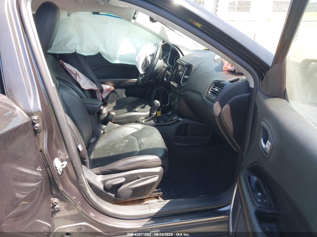 Jeep 2019 2019 3C4NJDCB3KT780668 Image 5