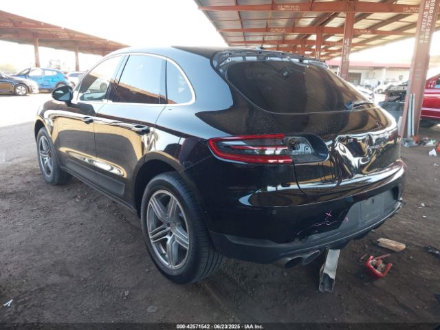 2016 PORSCHE MACAN WP1AB2A51GLB51683 Photo 2