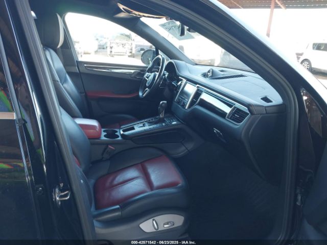 2016 PORSCHE MACAN WP1AB2A51GLB51683 Photo 4